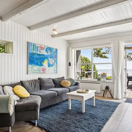 Sten - 30m From The Sea By Interhome