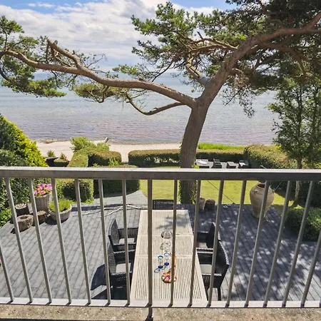 Sten - 30m From The Sea By Interhome