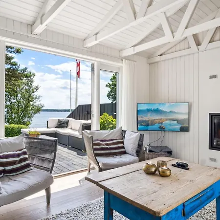 Sten - 30m From The Sea By Interhome *